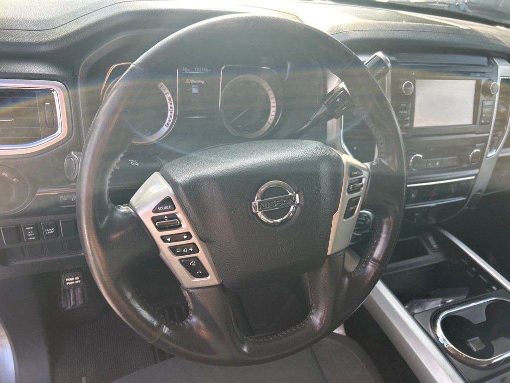 2018 Nissan Titan Image 16