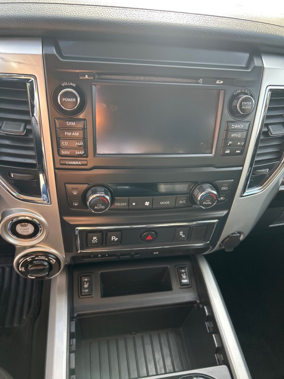 2018 Nissan Titan Image 17