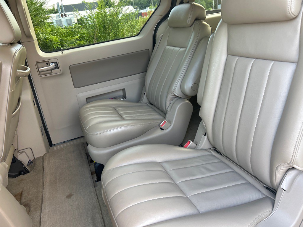 2004 Mercury Monterey Image 12
