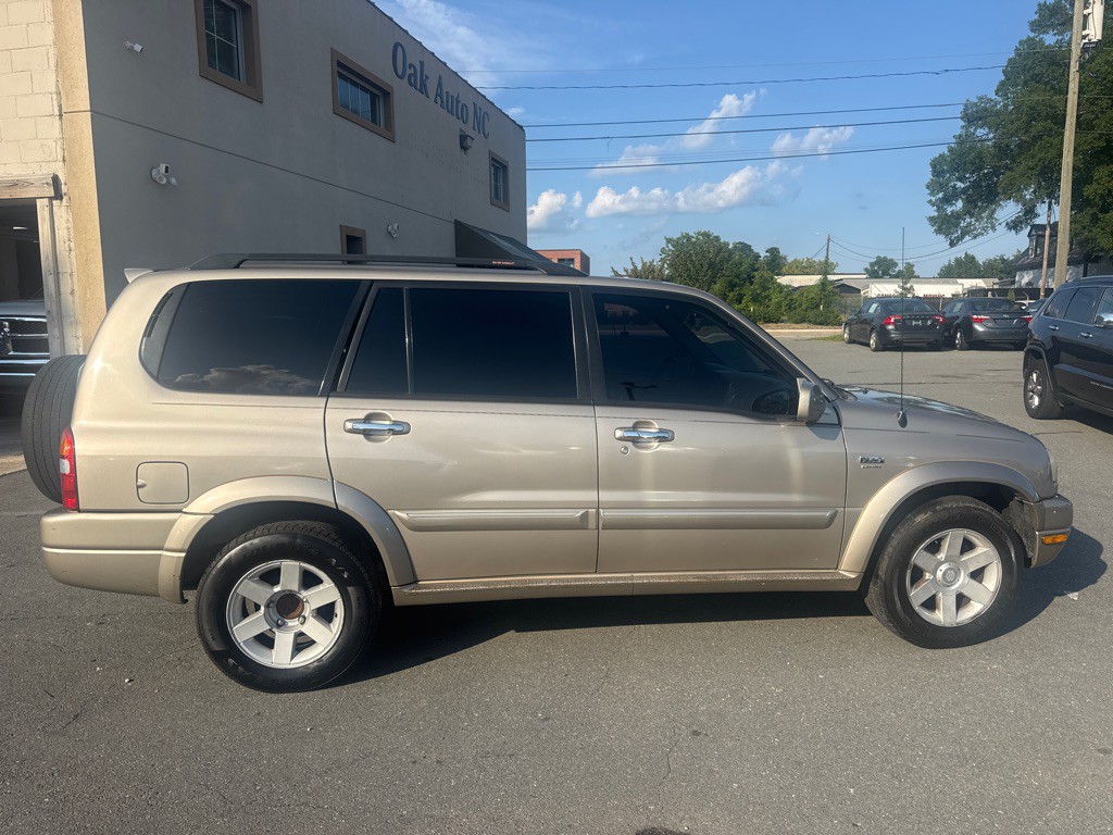 2003 Suzuki XL7 Image 2