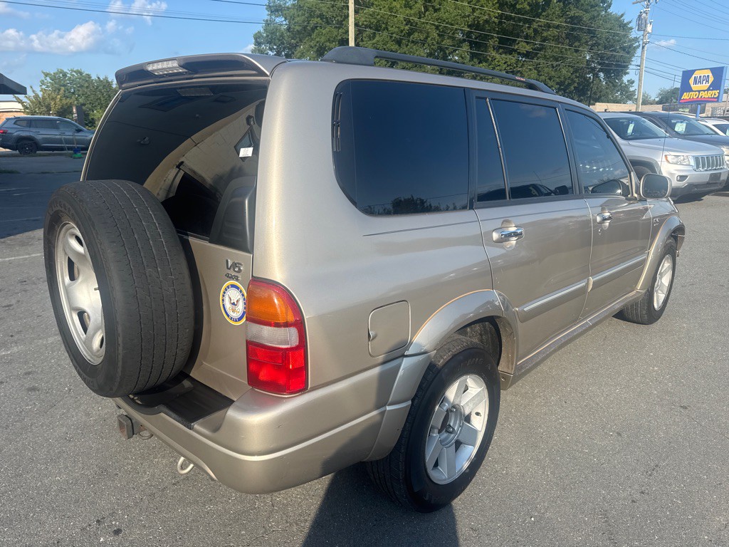 2003 Suzuki XL7 Image 3