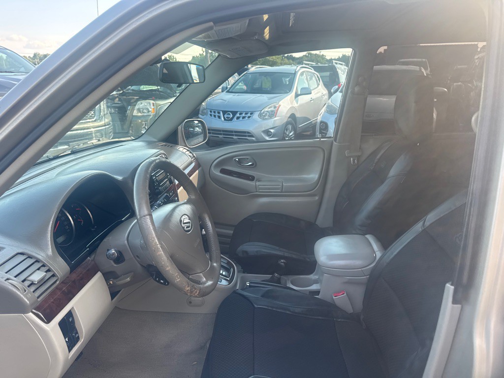 2003 Suzuki XL7 Image 8