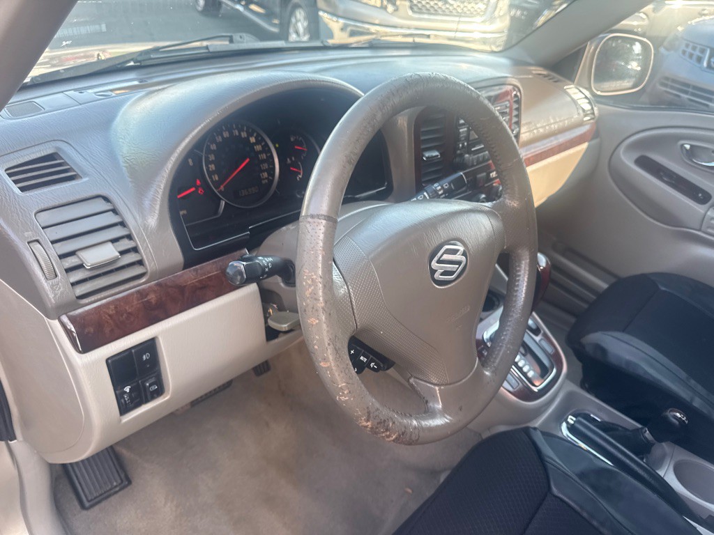 2003 Suzuki XL7 Image 11