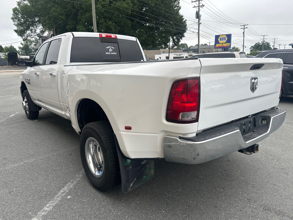 2017 RAM 3500 Image 3