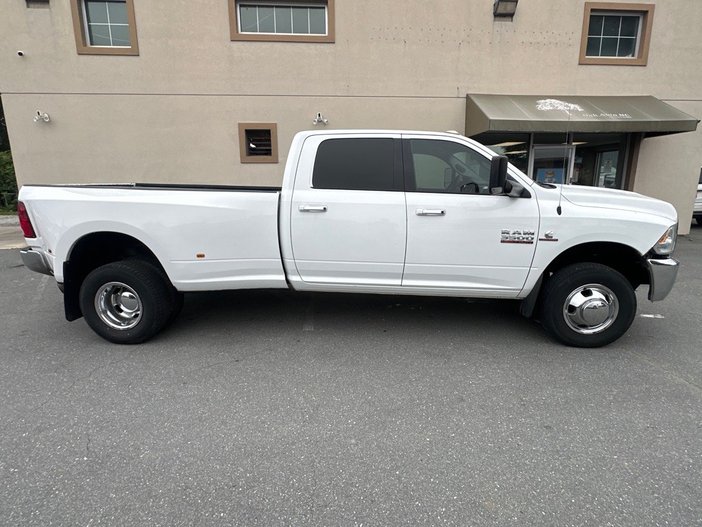 2017 RAM 3500 Image 7