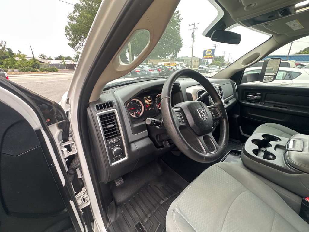 2017 RAM 3500 Image 16