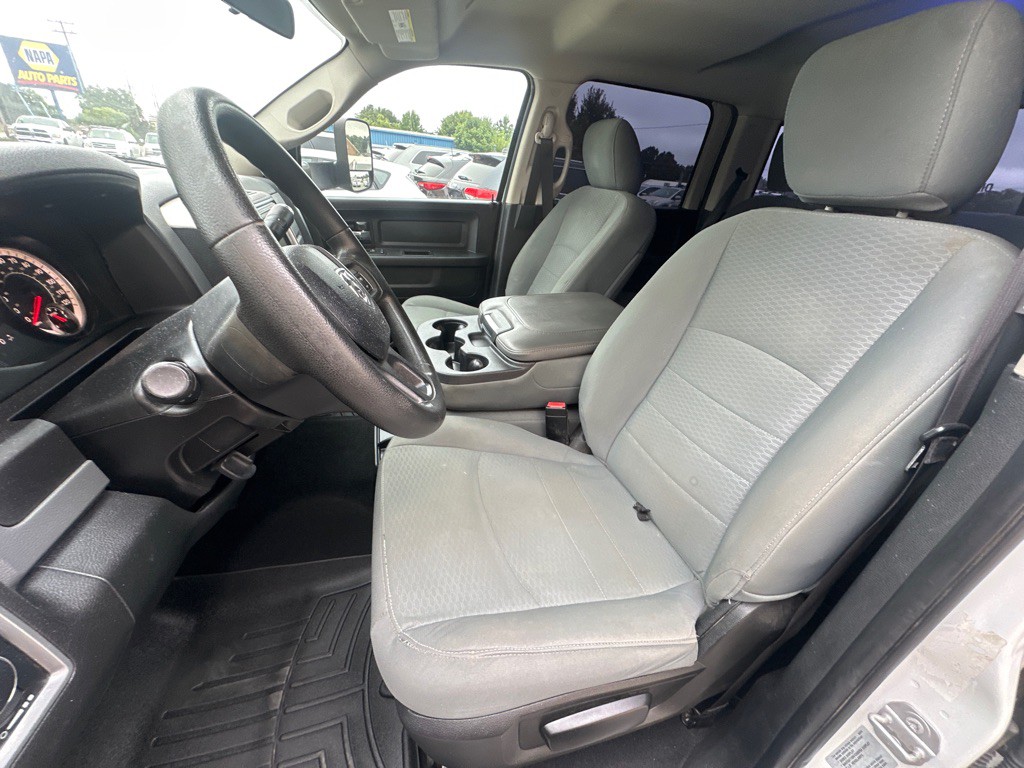 2017 RAM 3500 Image 17