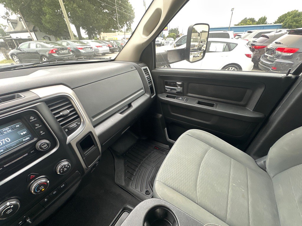 2017 RAM 3500 Image 25
