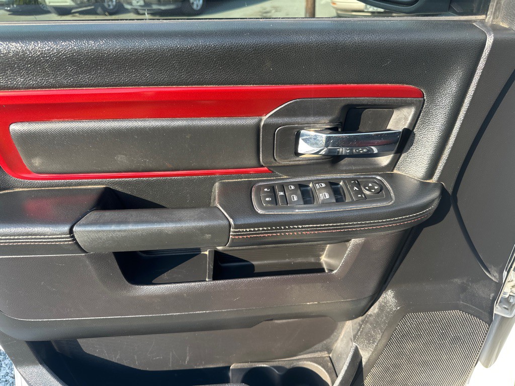 2016 RAM 1500 Image 16