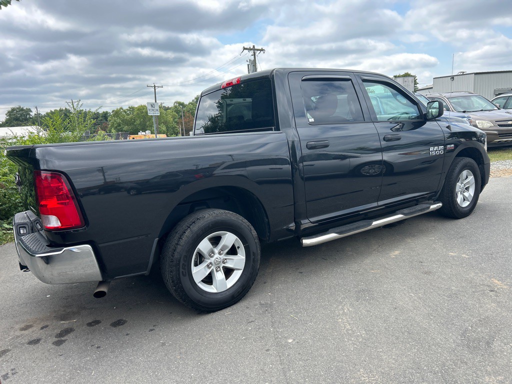 2017 RAM 1500 Image 5