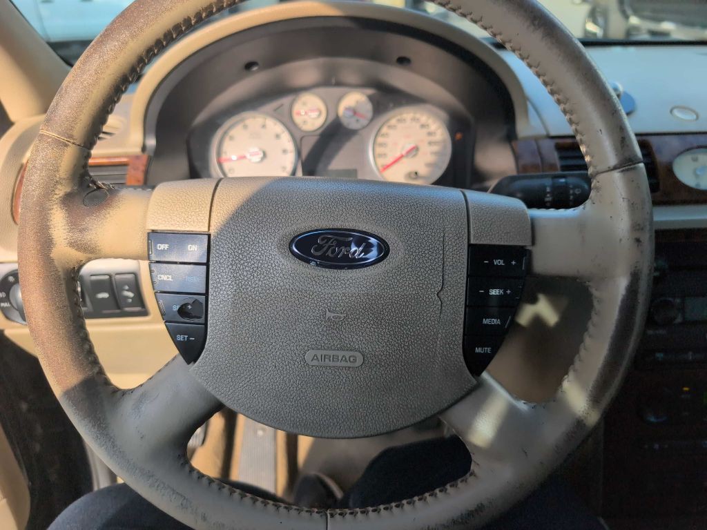 2007 Ford Five Hundred Image 8