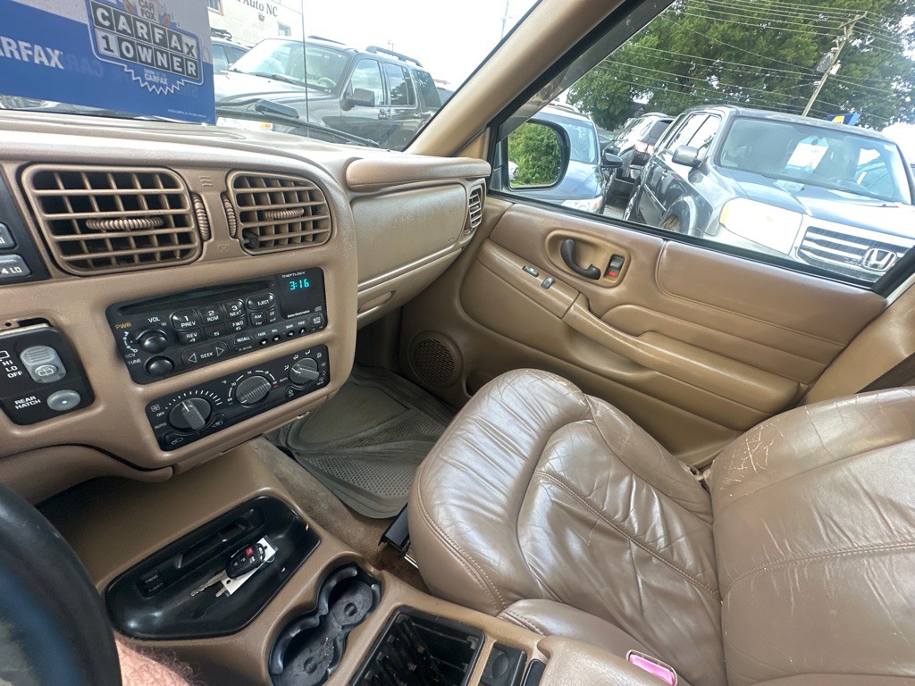 2000 Chevrolet Blazer Image 19