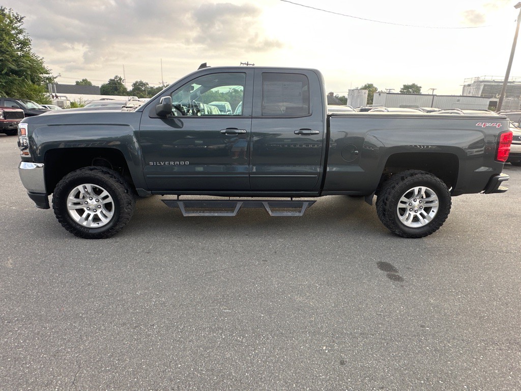 2017 Chevrolet Silverado 1500 Image 2