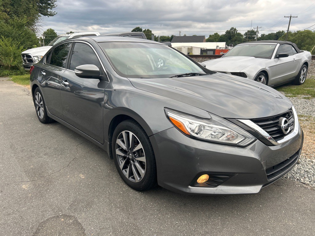 2017 Nissan Altima Image 3