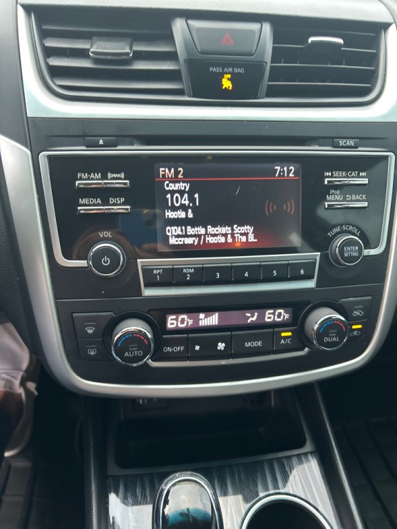 2017 Nissan Altima Image 14