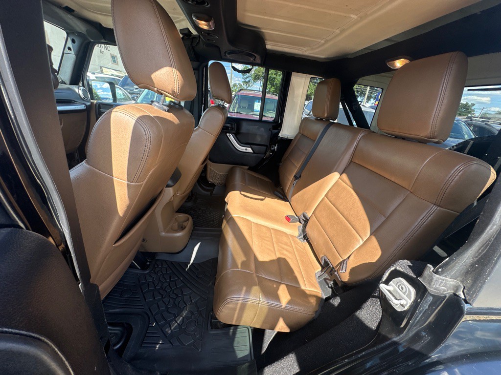 2011 Jeep Wrangler Unlimited Image 13