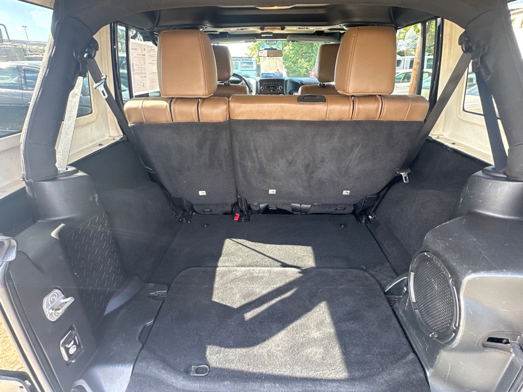 2011 Jeep Wrangler Unlimited Image 15