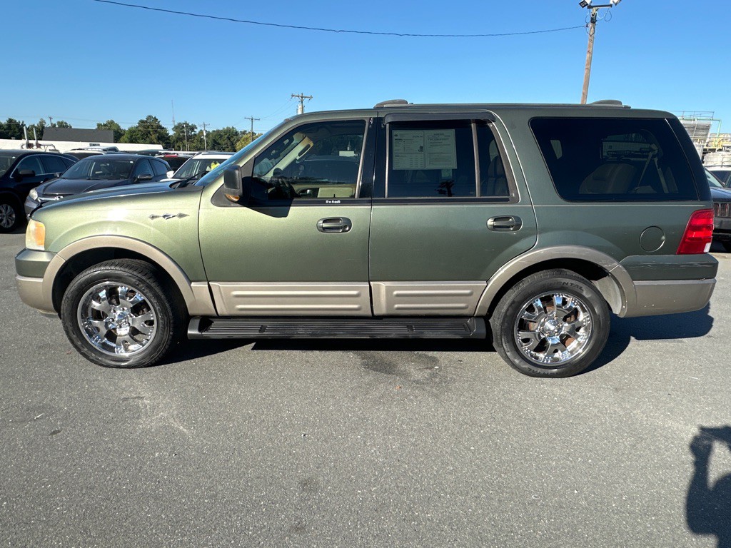 2003 Ford Expedition Image 2