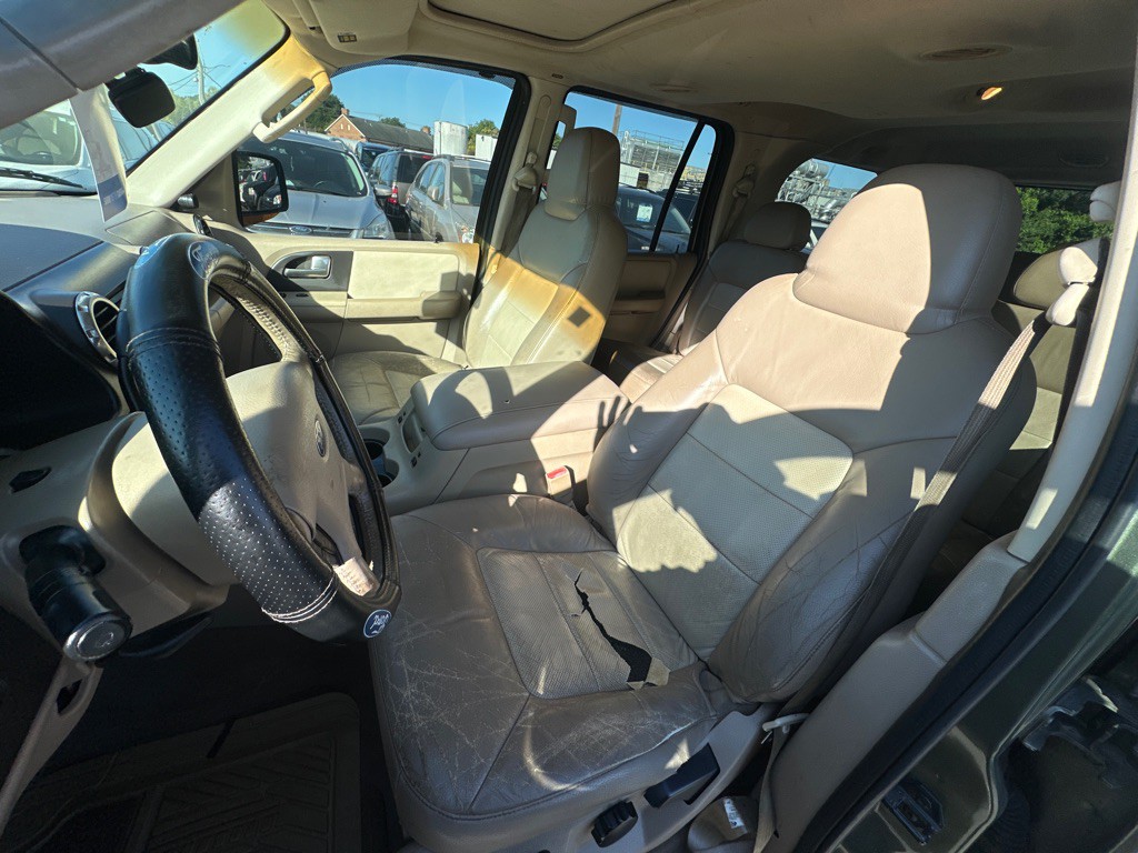 2003 Ford Expedition Image 12