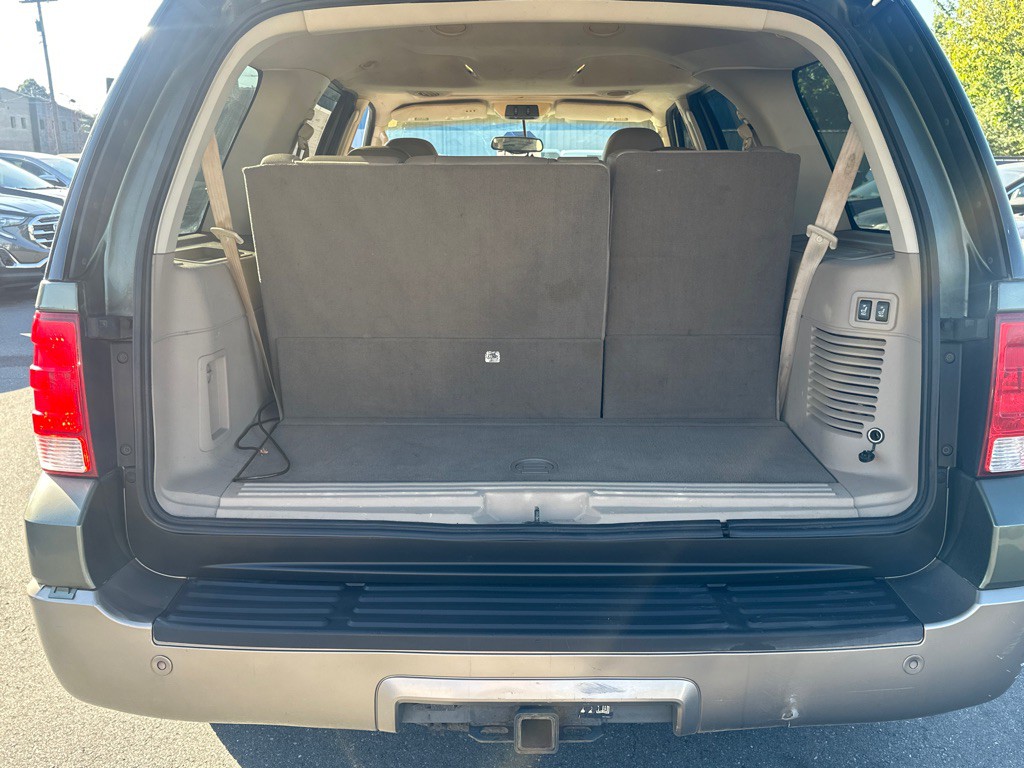 2003 Ford Expedition Image 16