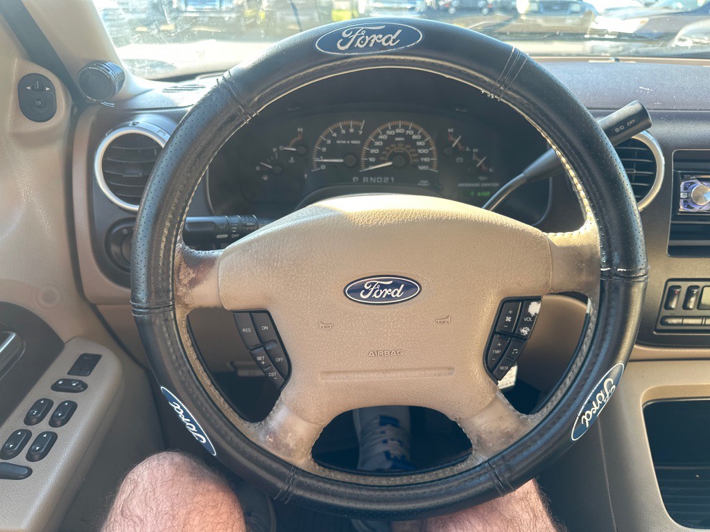 2003 Ford Expedition Image 17