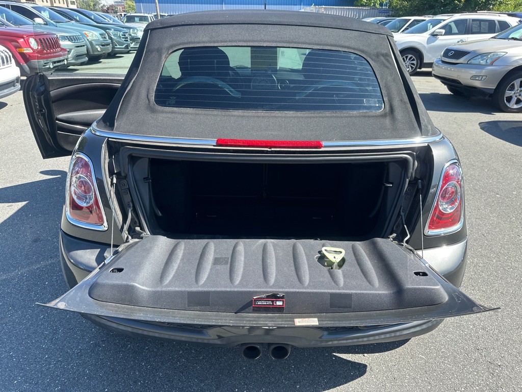 2011 MINI Cooper Image 11
