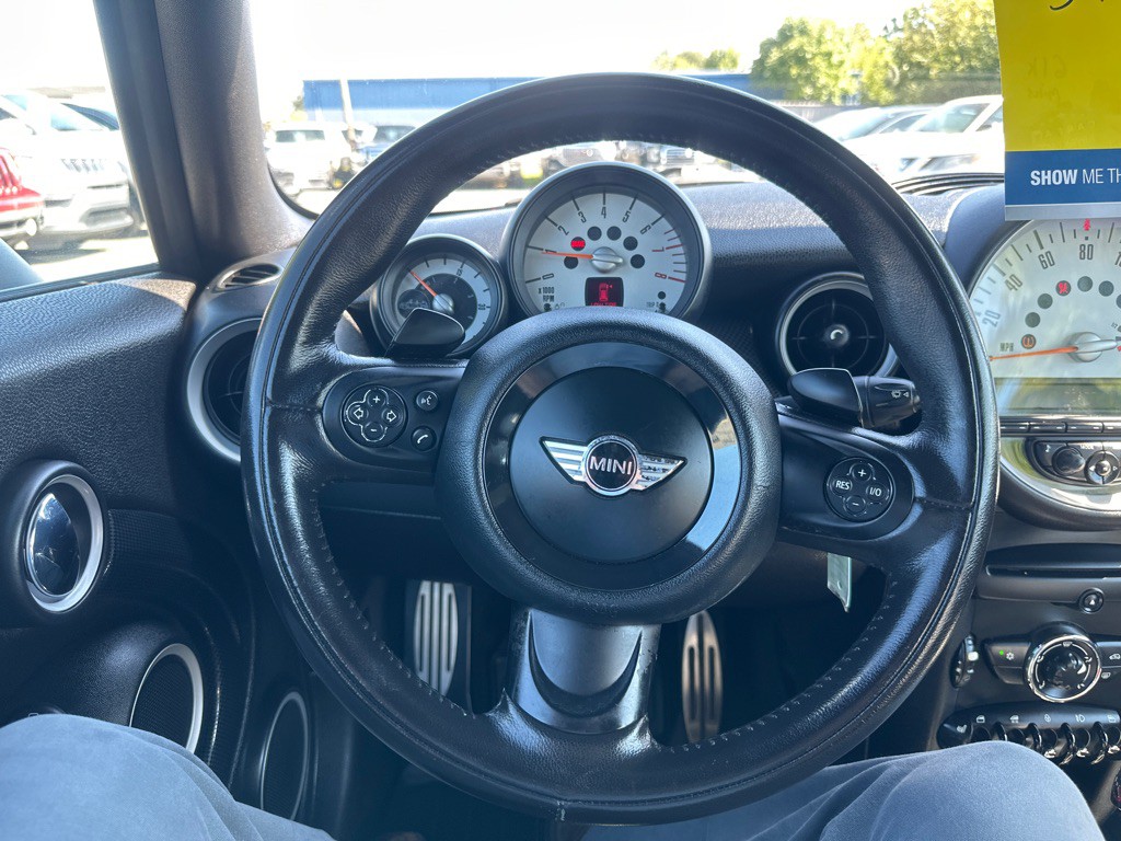 2011 MINI Cooper Image 12