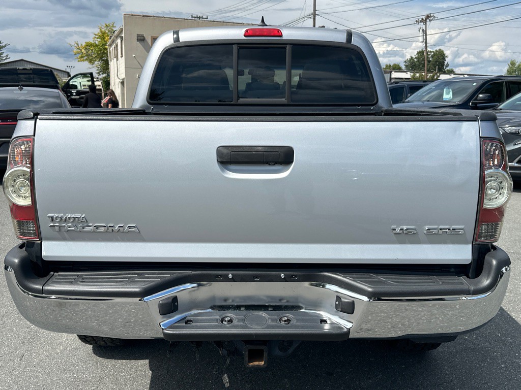 2015 Toyota Tacoma Image 4