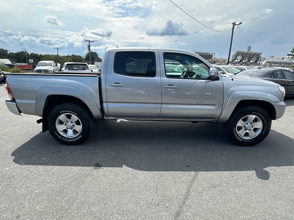 2015 Toyota Tacoma Image 6