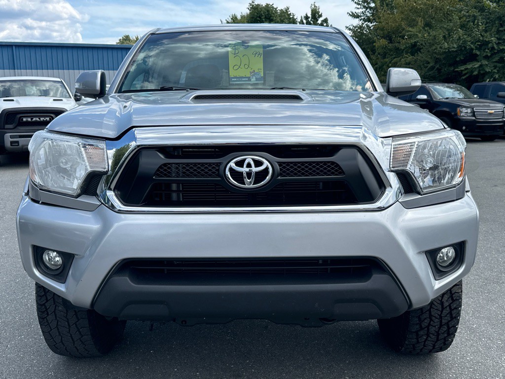 2015 Toyota Tacoma Image 8