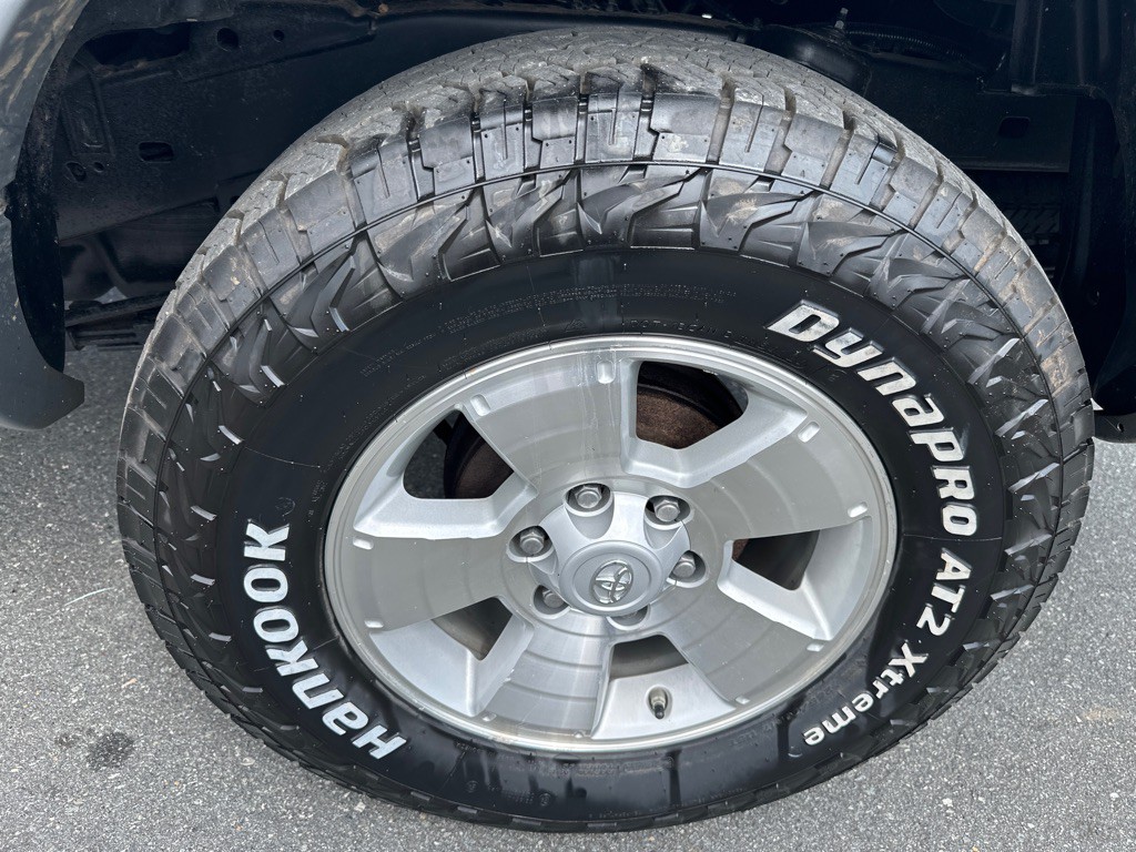 2015 Toyota Tacoma Image 12