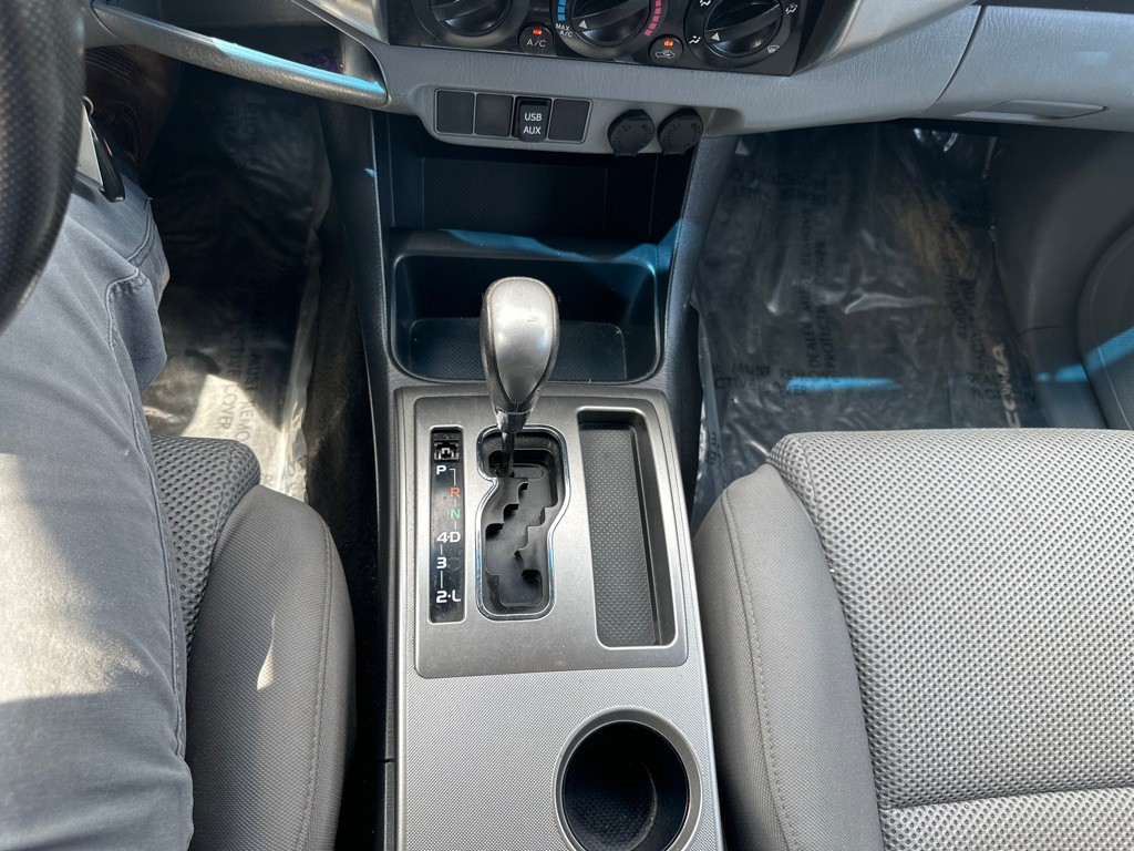2015 Toyota Tacoma Image 22