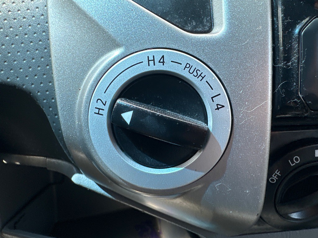 2015 Toyota Tacoma Image 24