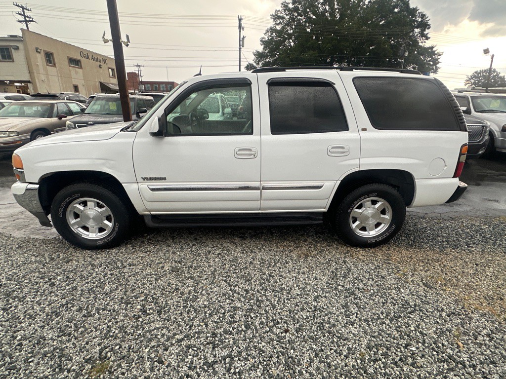 2005 GMC Yukon Image 2