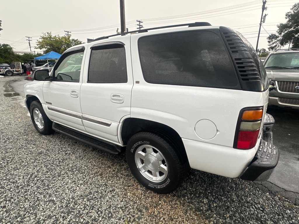 2005 GMC Yukon Image 3