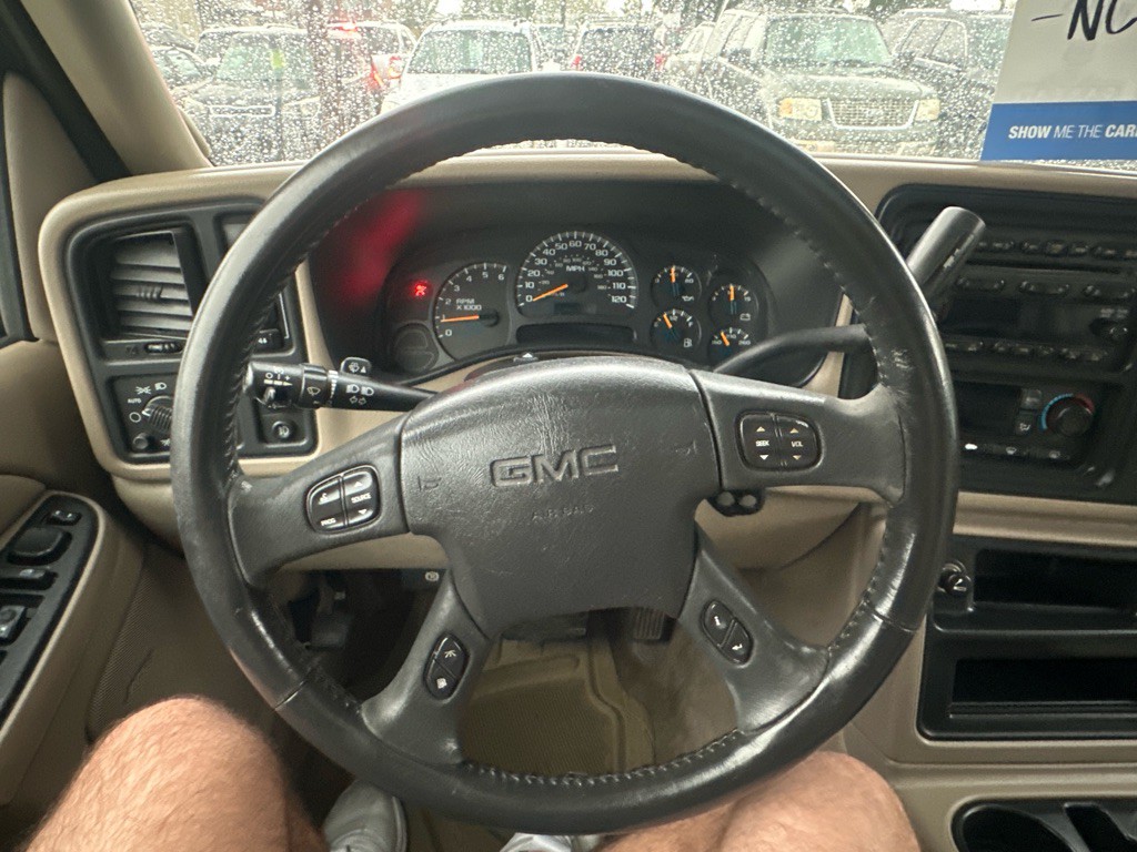 2005 GMC Yukon Image 18