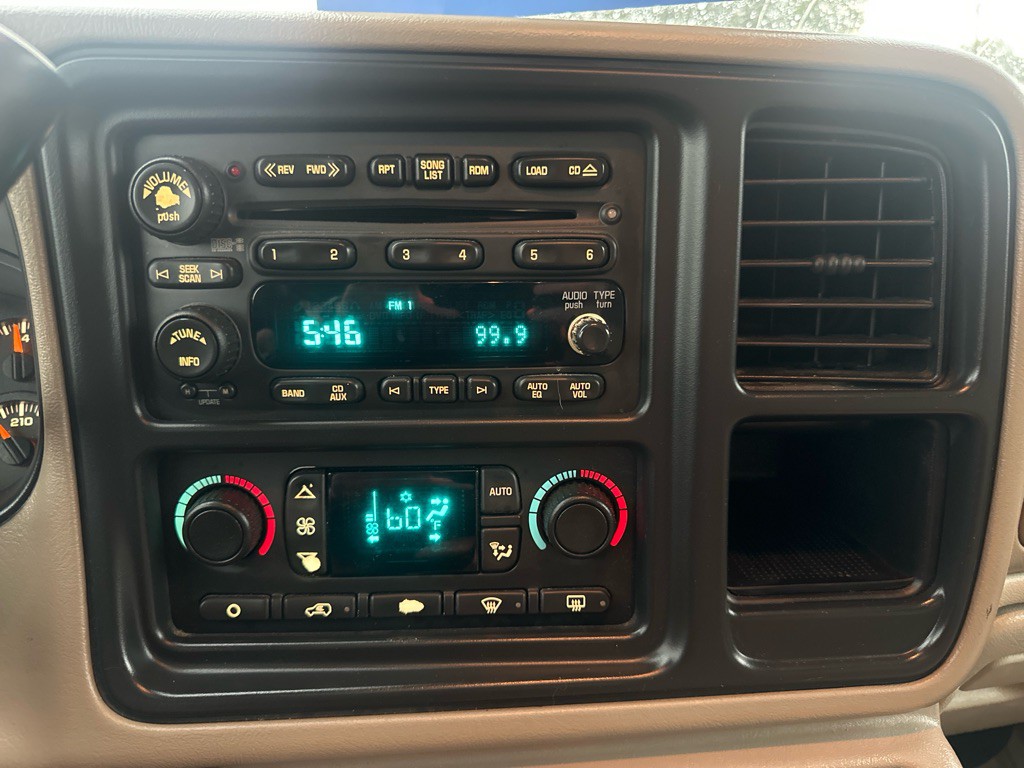 2005 GMC Yukon Image 20