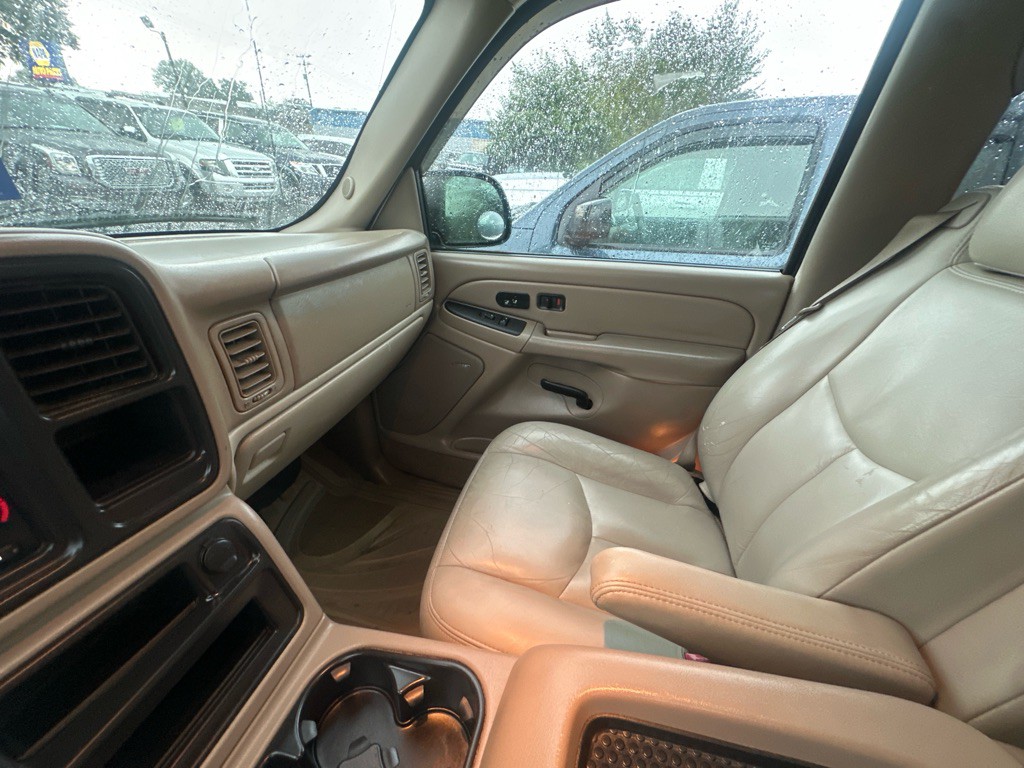 2005 GMC Yukon Image 24