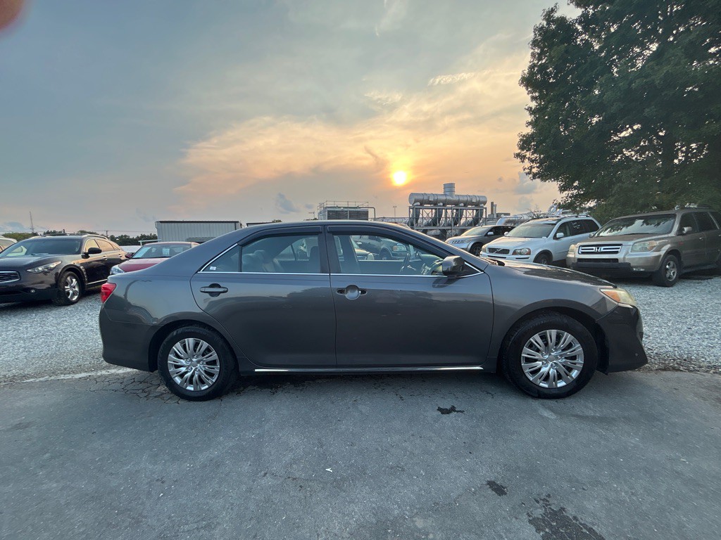 2012 Toyota Camry Image 4