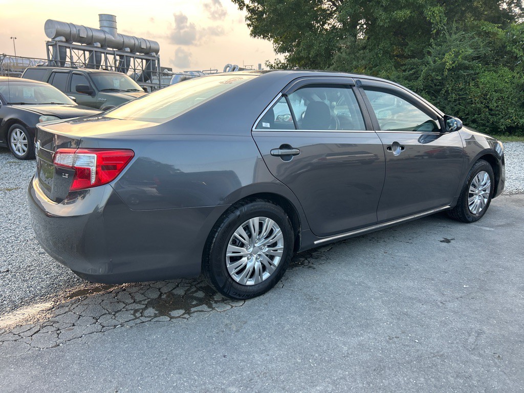 2012 Toyota Camry Image 5