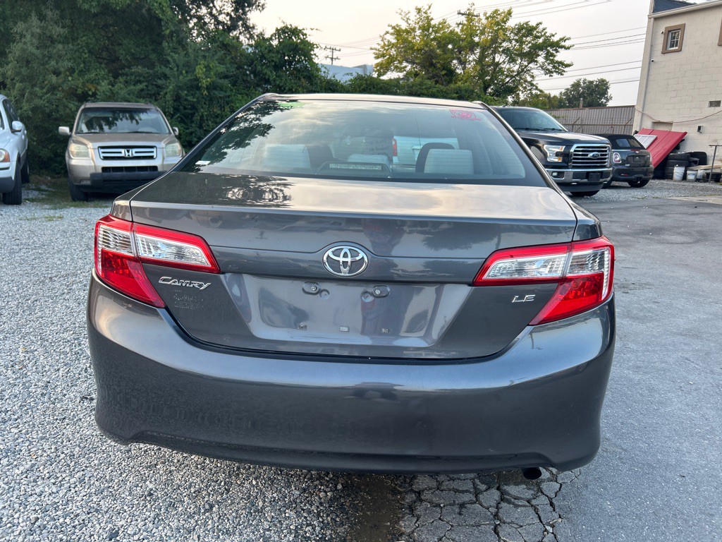 2012 Toyota Camry Image 6