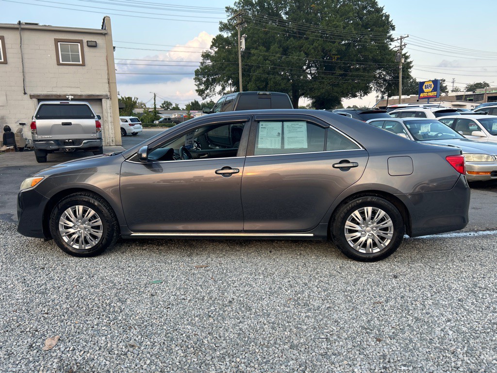 2012 Toyota Camry Image 8