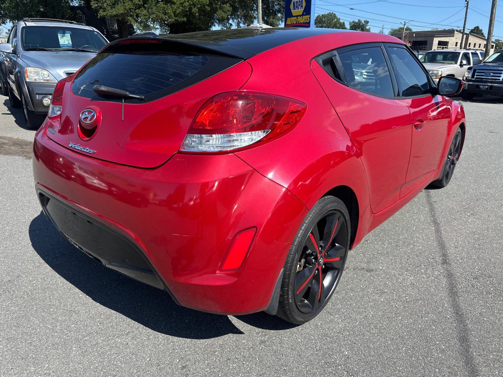 2017 Hyundai Veloster Image 5