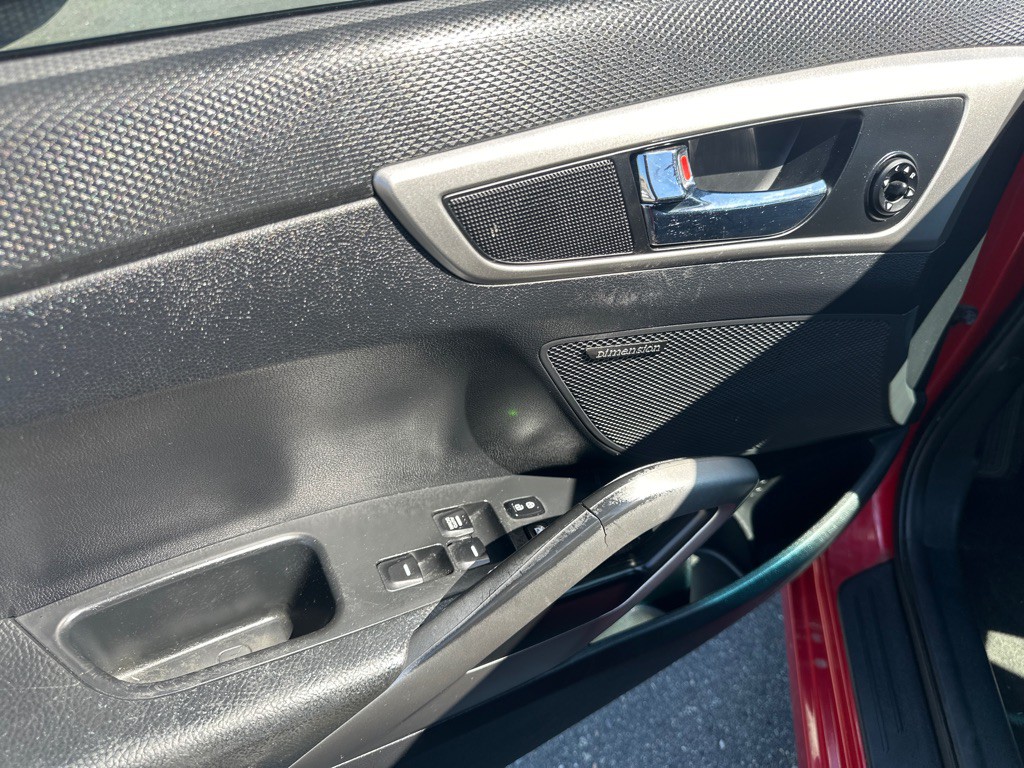 2017 Hyundai Veloster Image 10