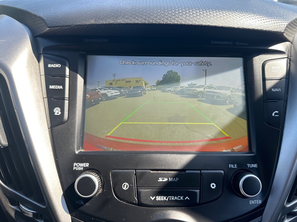 2017 Hyundai Veloster Image 16