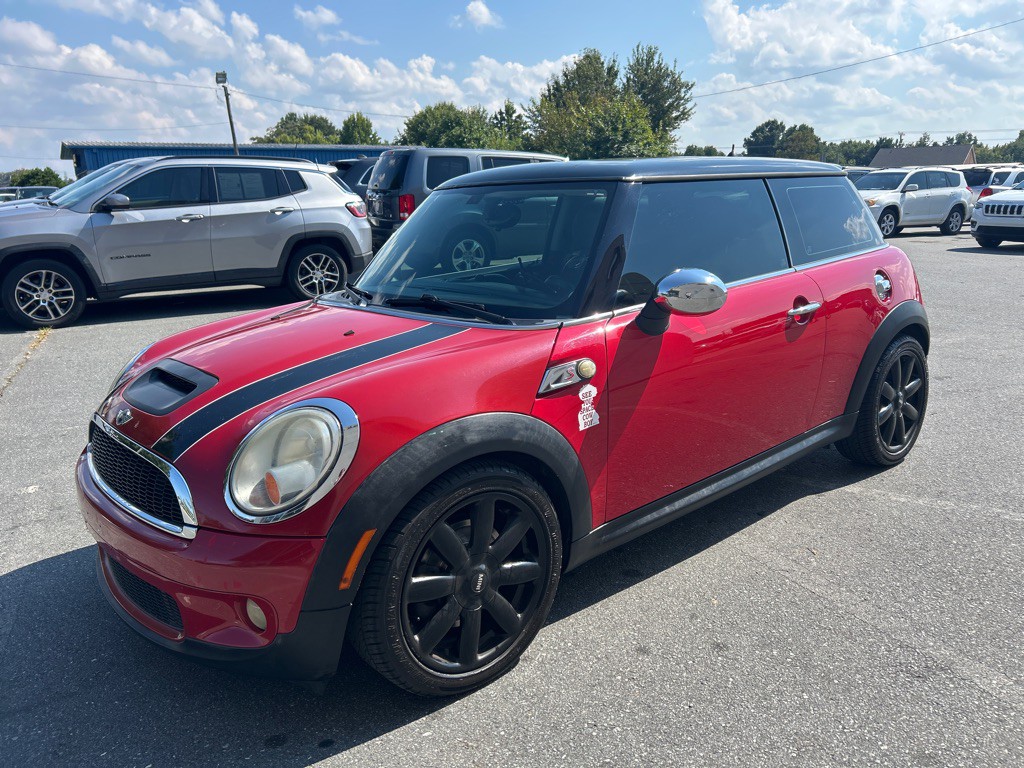 2010 MINI Cooper Image 1