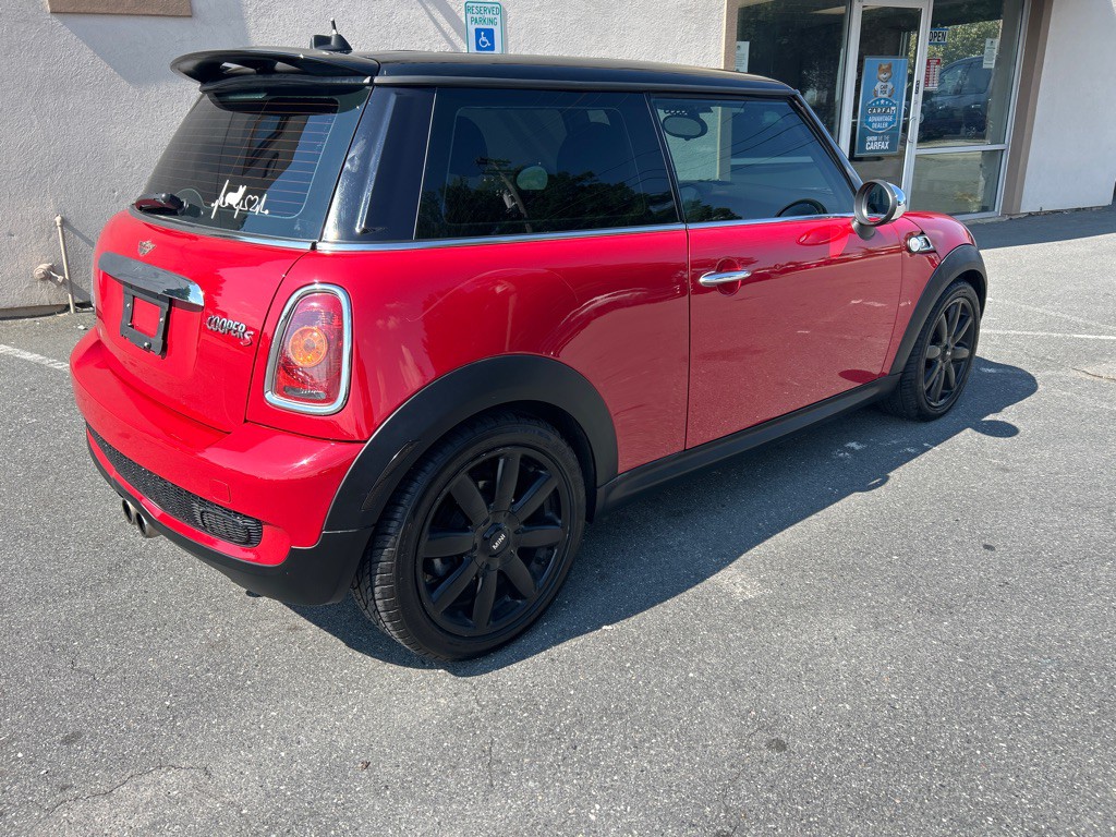 2010 MINI Cooper Image 5