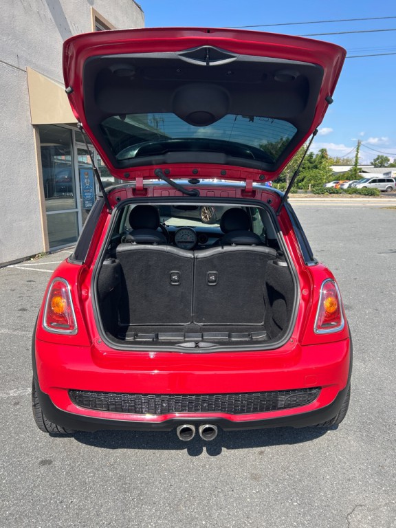 2010 MINI Cooper Image 10