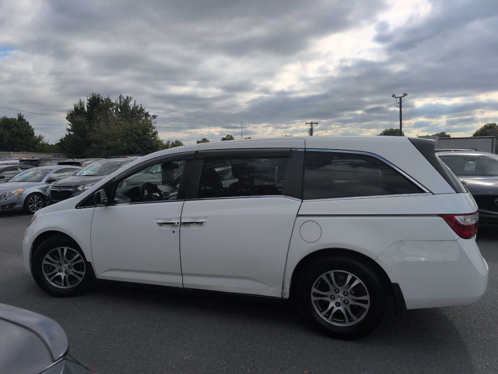 2013 Honda Odyssey Image 2