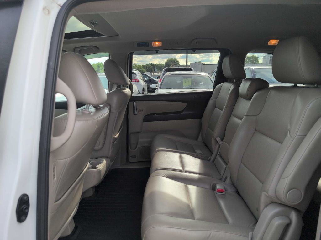 2013 Honda Odyssey Image 16